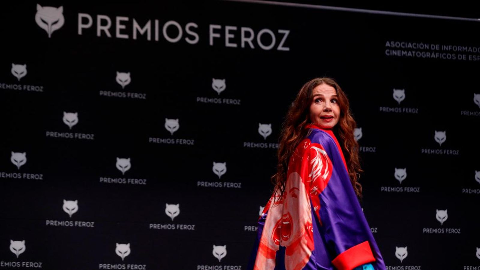 L'actriu Victoria Abril posa per als fotògrafs en la concessió del Feroz d'honor