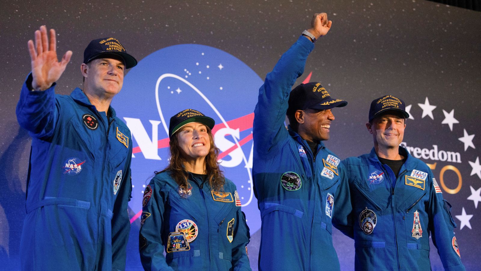 Els astronautes de l'Artemis II, en la roda de premsa posterior a la seua arribada a la Terra