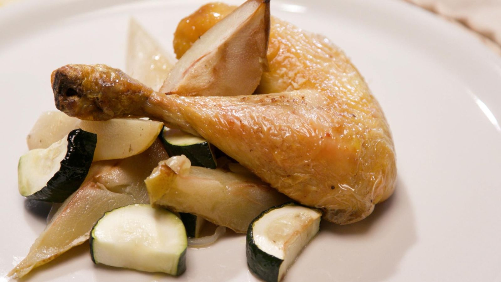 Pollastre amb carabasseta i pera