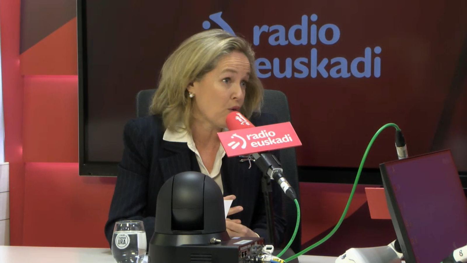 La ministra Calvño, entrevistada aquest divendres en Radio Euskadi