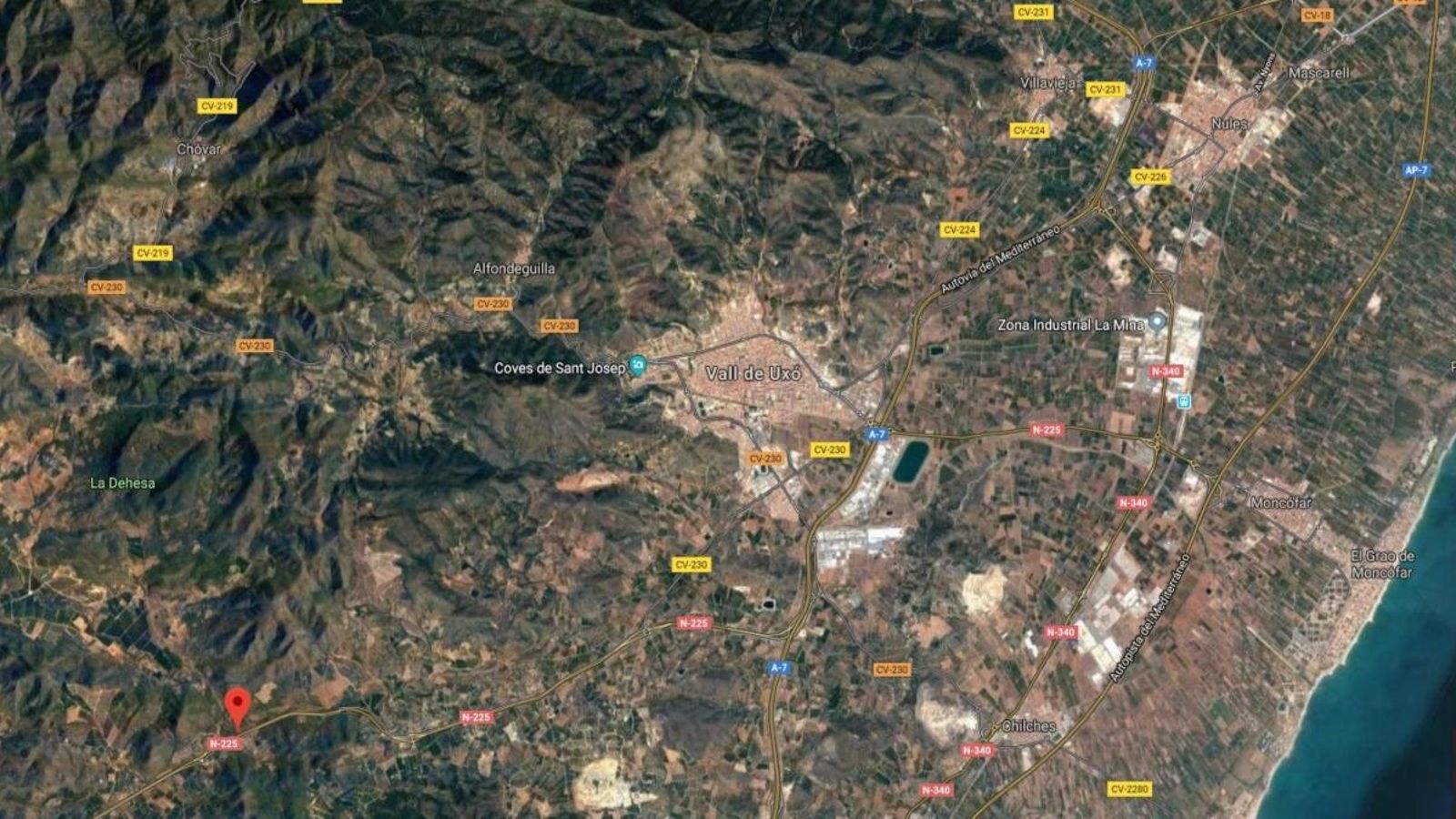 L'N-225 al seu pas per la Vall d'Uixó