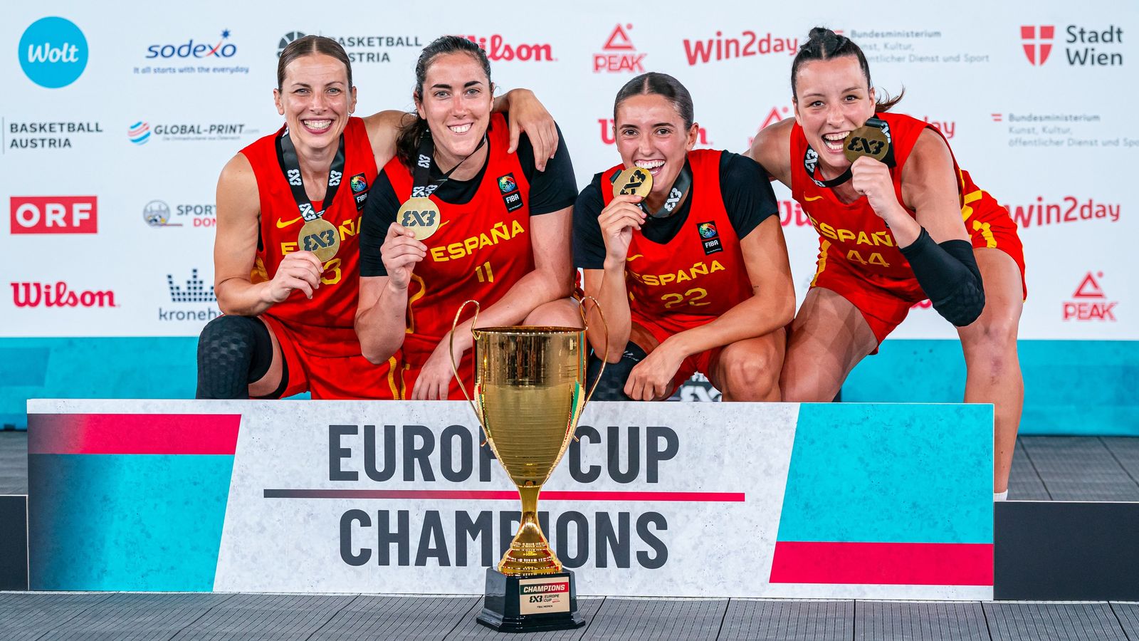 L'equip espanyol format per Sandra Ygueravide, Vega Gimeno, Juana Camilion i Gracia Alonso de Armiño