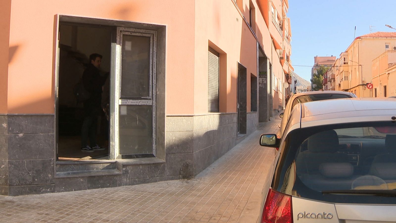 Un dels locals comercials de Petrer reconvertits en habitatges