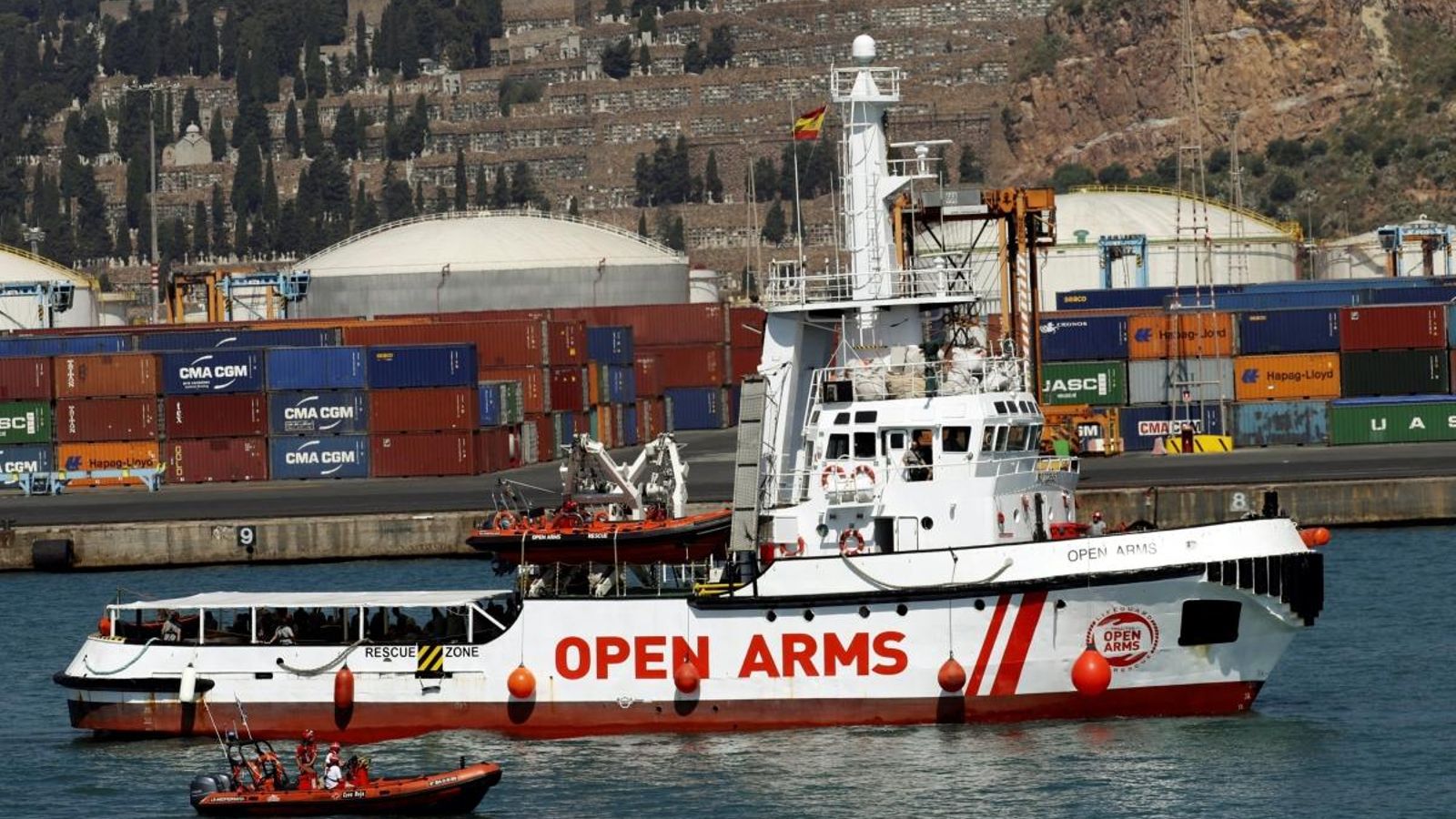 Arribada de l'Open Arms al port de Barcelona | Toni Albir (Efe)
