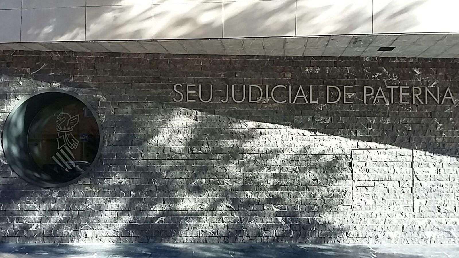 Façana del Jutjat de Paterna (Horta)