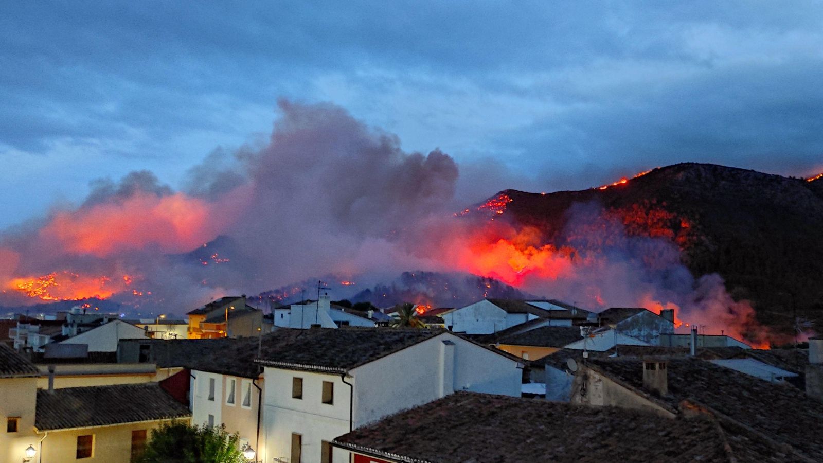 Panoràmica de l'incendi de Montitxelvo