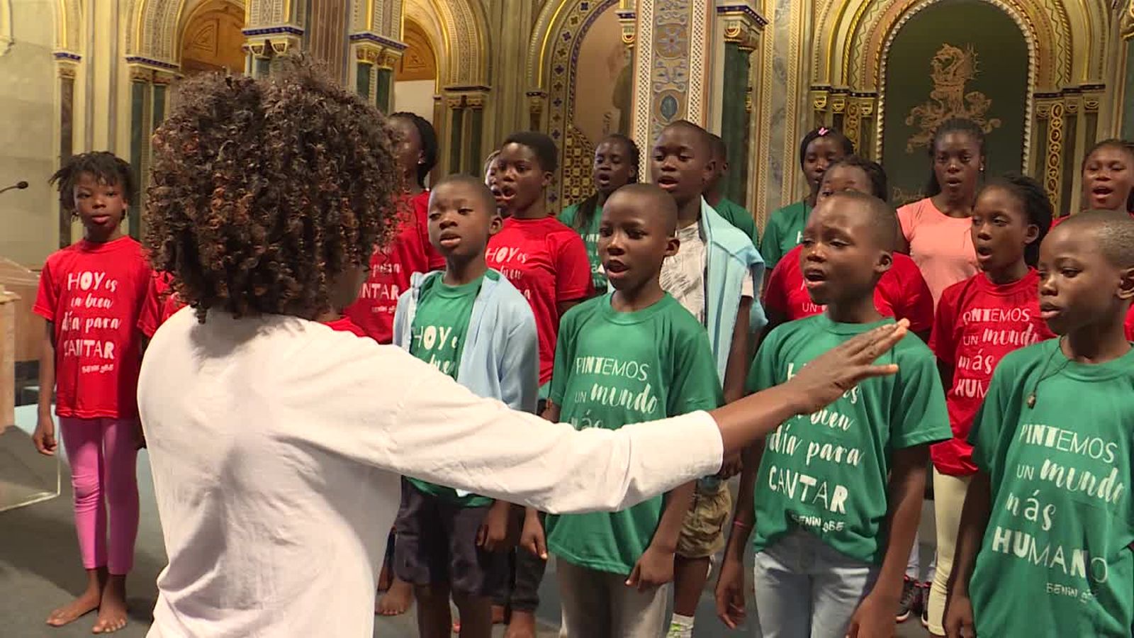 VÍDEO | Música i solidaritat s\'uneixen en el projecte Veus pel Benín