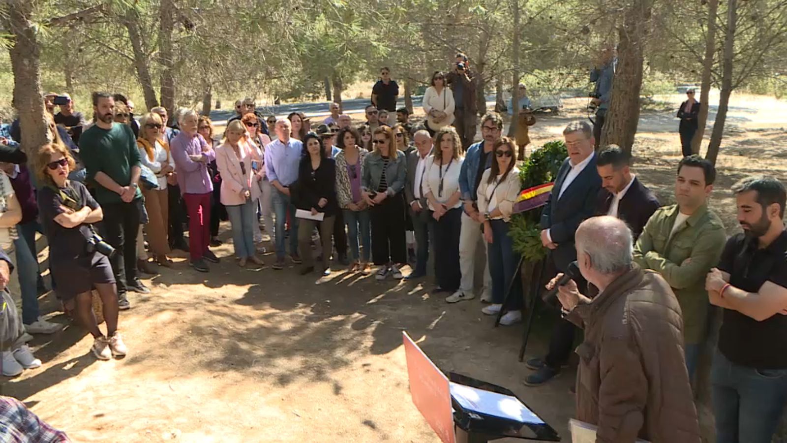 Acte celebrat al Paretó de Paterna per a homenatjar els represaliats del franquisme i protestar contra la Llei de Concòrdia