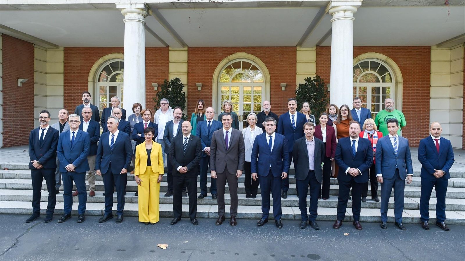 Reunió del govern espanyol amb organitzacions socials i representants del sector de l'habitatge a La Moncloa