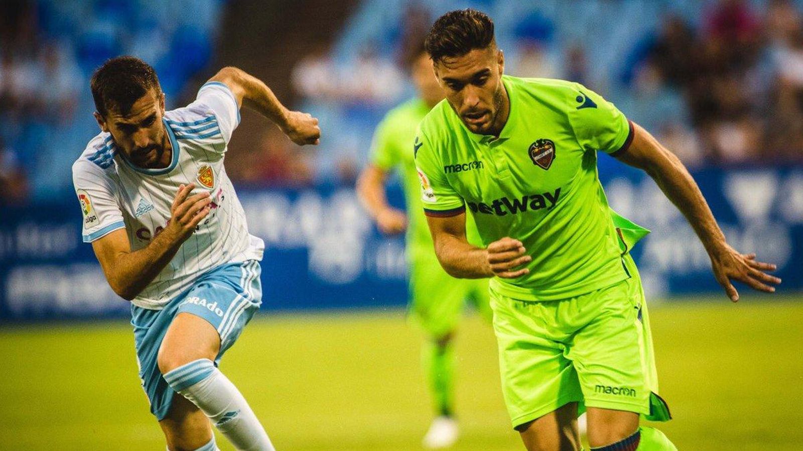 El Llevant guanya en els penals a La Romareda