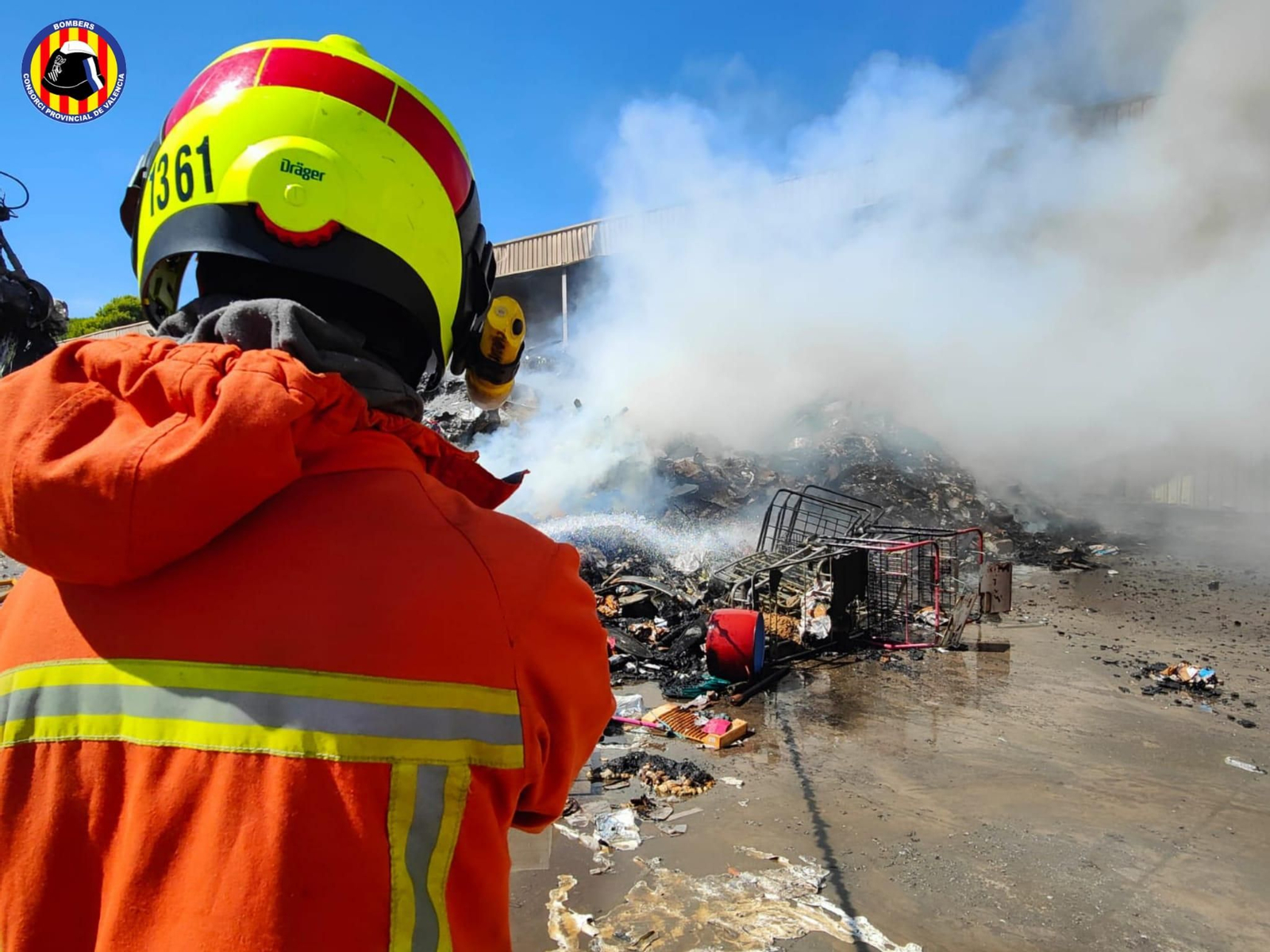 Imatge de l'incendi compartida a les xarxes sociales