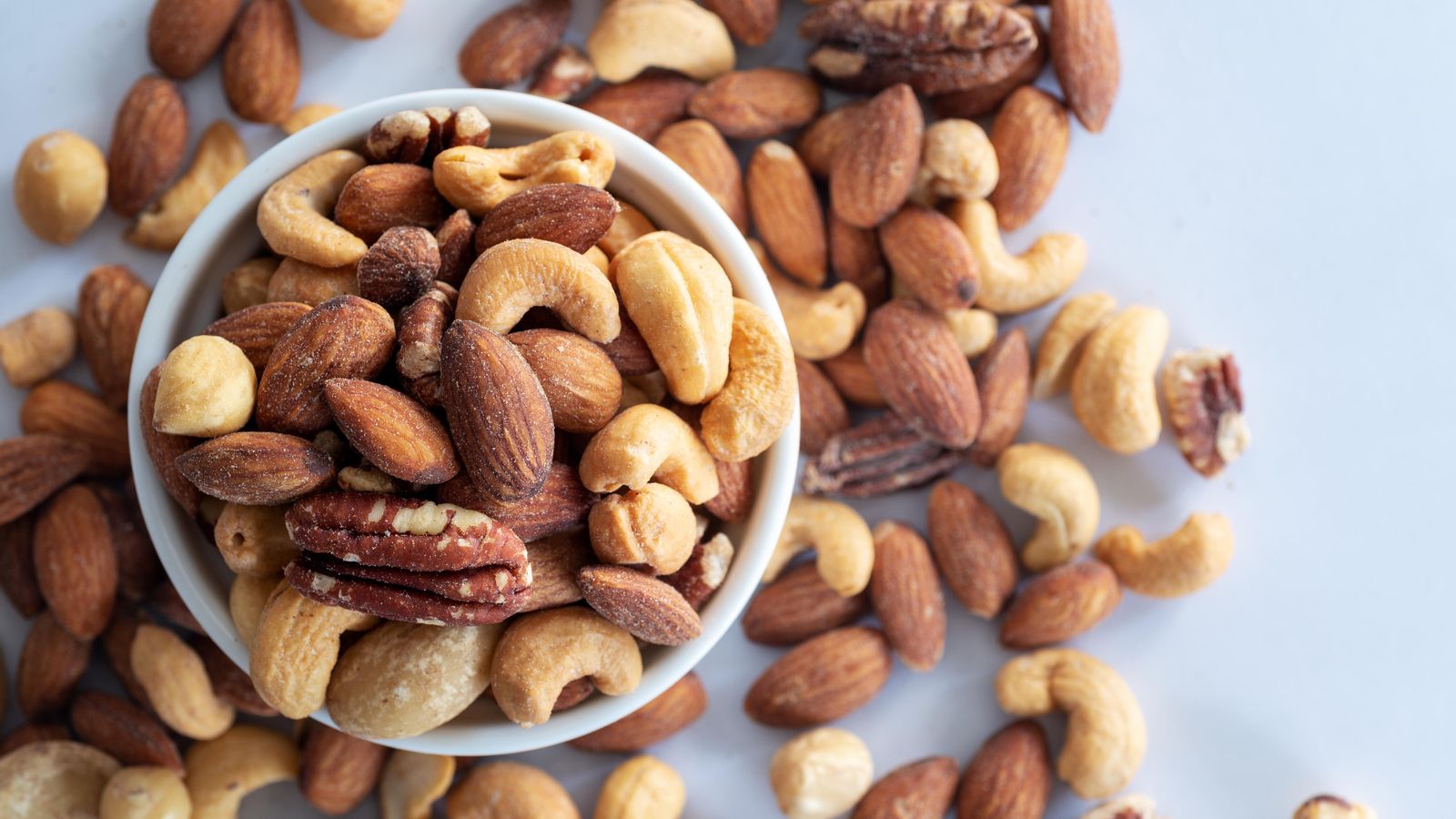 Un grapat de fruita seca, en una imatge d'arxiu