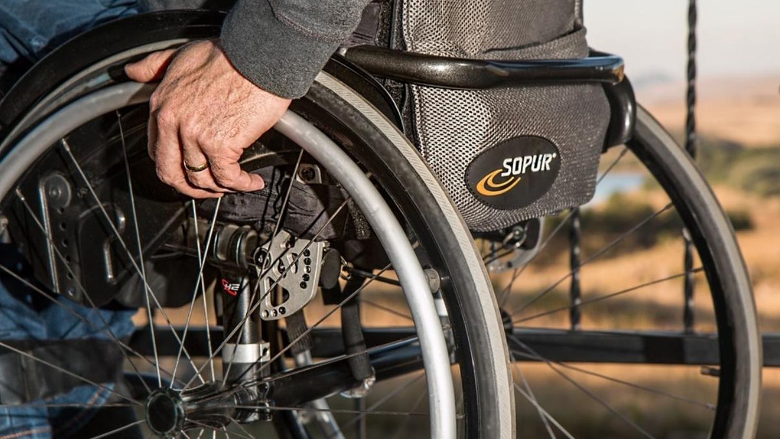UGT convoca aturades en centres de discapacitats i residències de majors