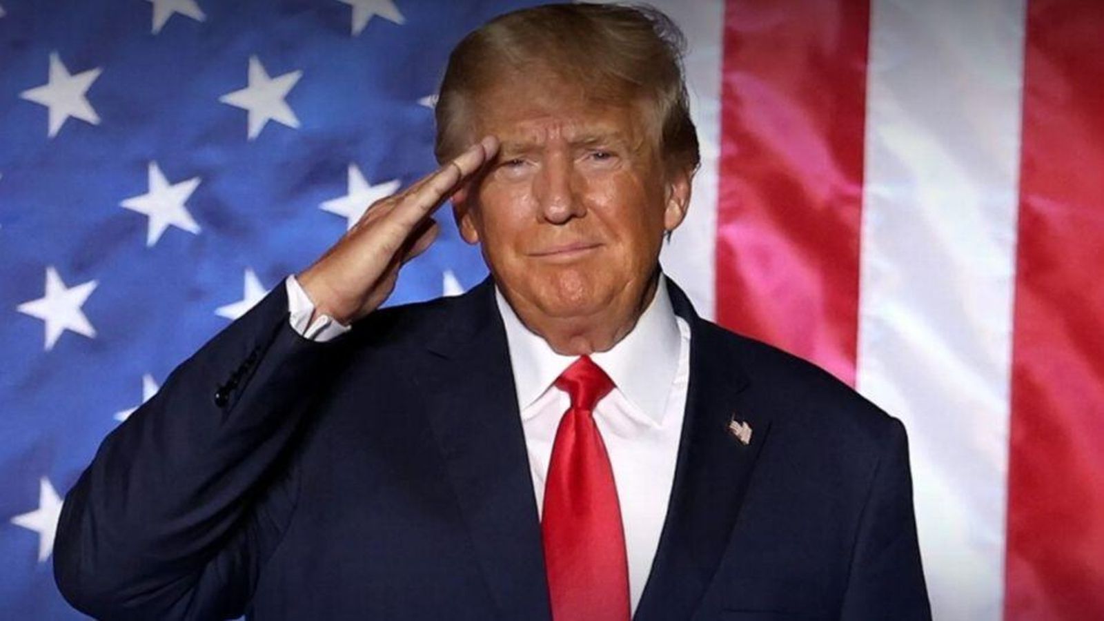Salutació de Trump en homenatge al dia del vererans en el Estats Units este dillun