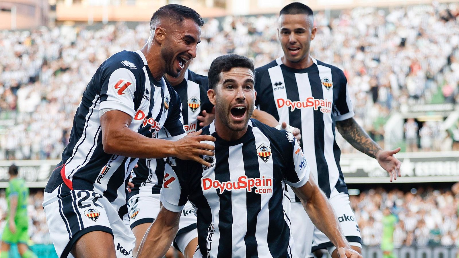 Els jugadors del Castelló celebren un gol
