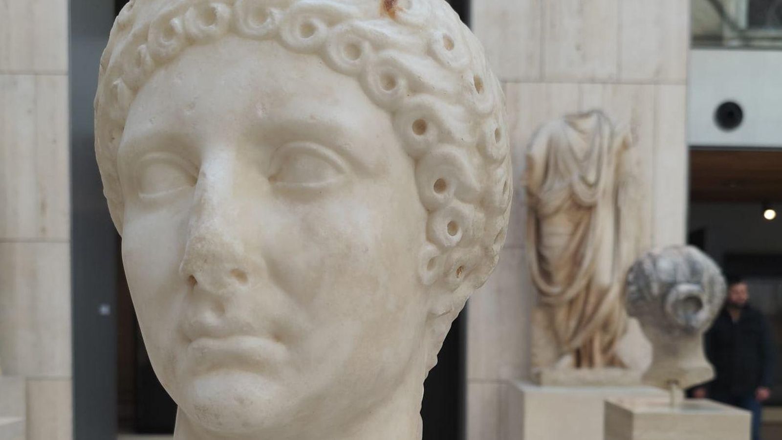 01.04.2025 | "El fil d'Irene": les dones que van desafiar Roma