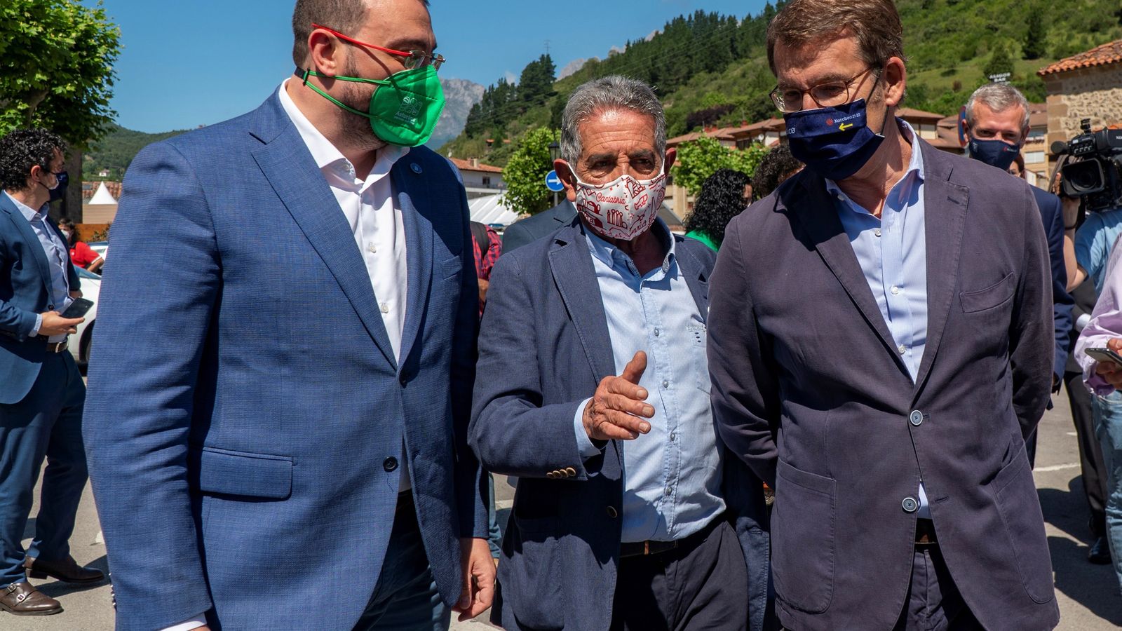 Els presidents de Cantàbria, Miguel Ángel Revilla; Astúries, Adrián Barbón; i Galiica, Alberto Núñez Feijoo, en Potes