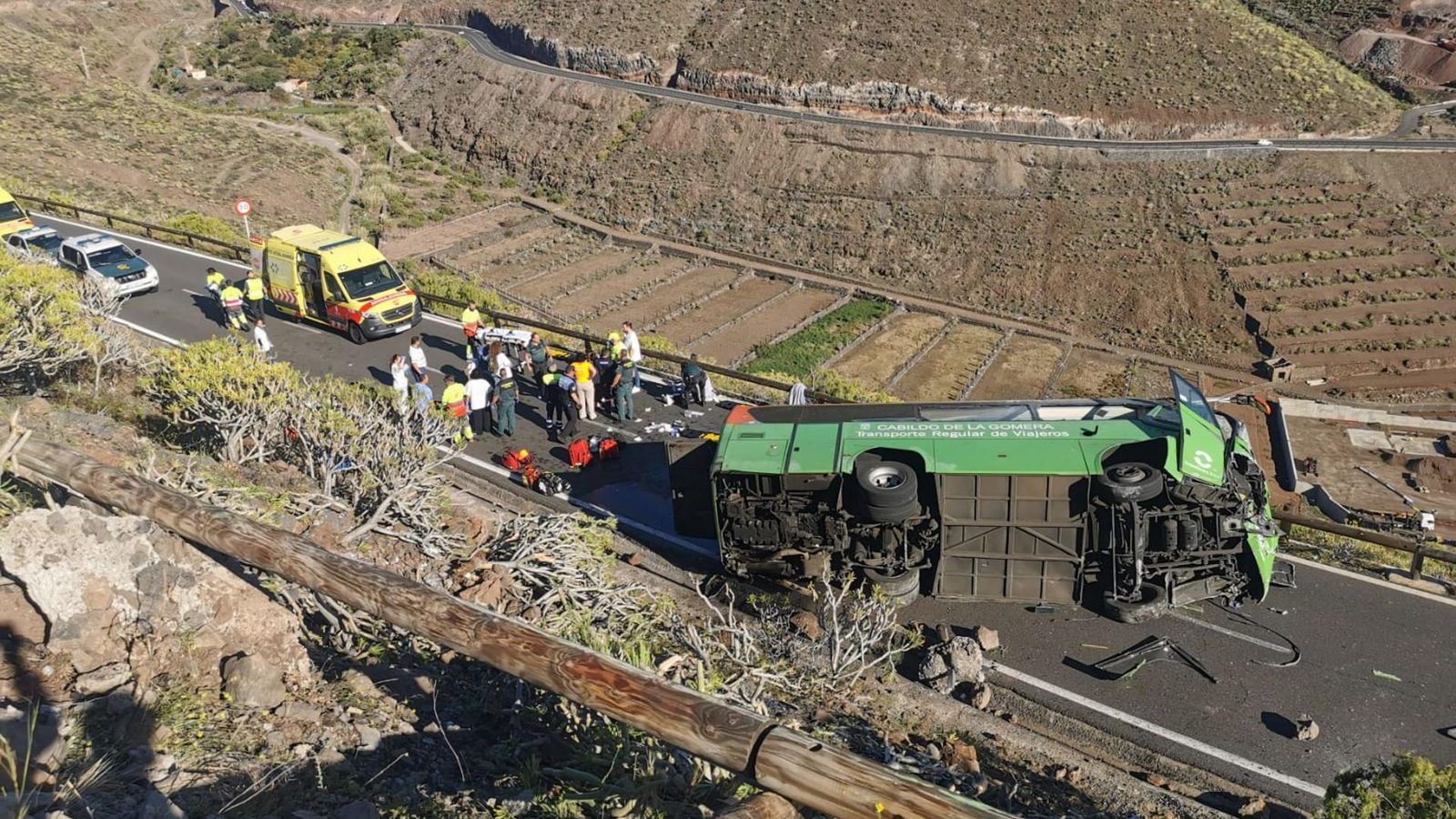 L'autocar bolcat a La Comera, este dimarts