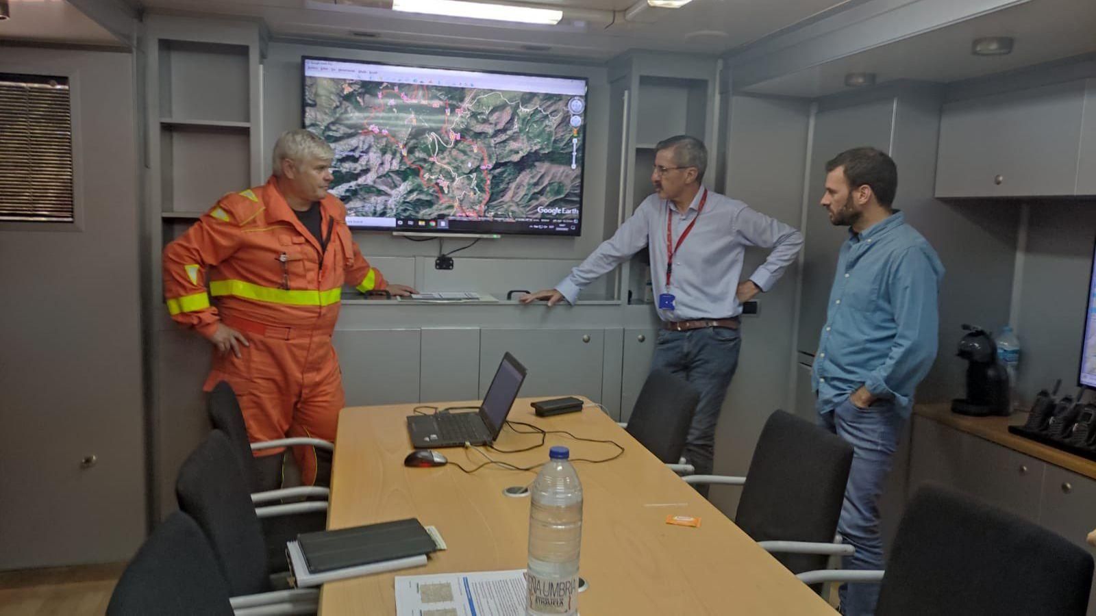 Reunió en el post de comandament instal·lat a Xelva