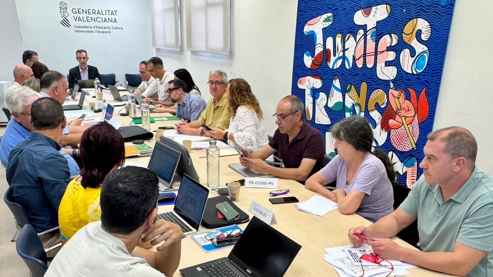 EuropaPress_7624941_mesa_negociacion