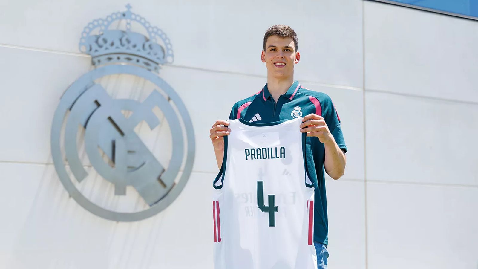 Pradilla, amb la camiseta del Reial Madrid