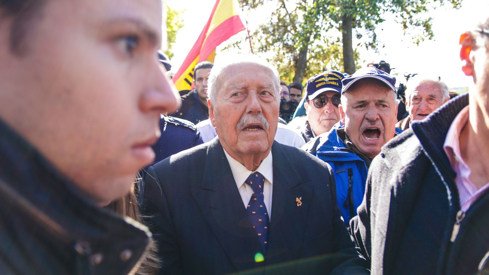 Antonio Tejero en una de les últimes aparicions, una protesta contra l'exhumació de les restes de Franco el 2019