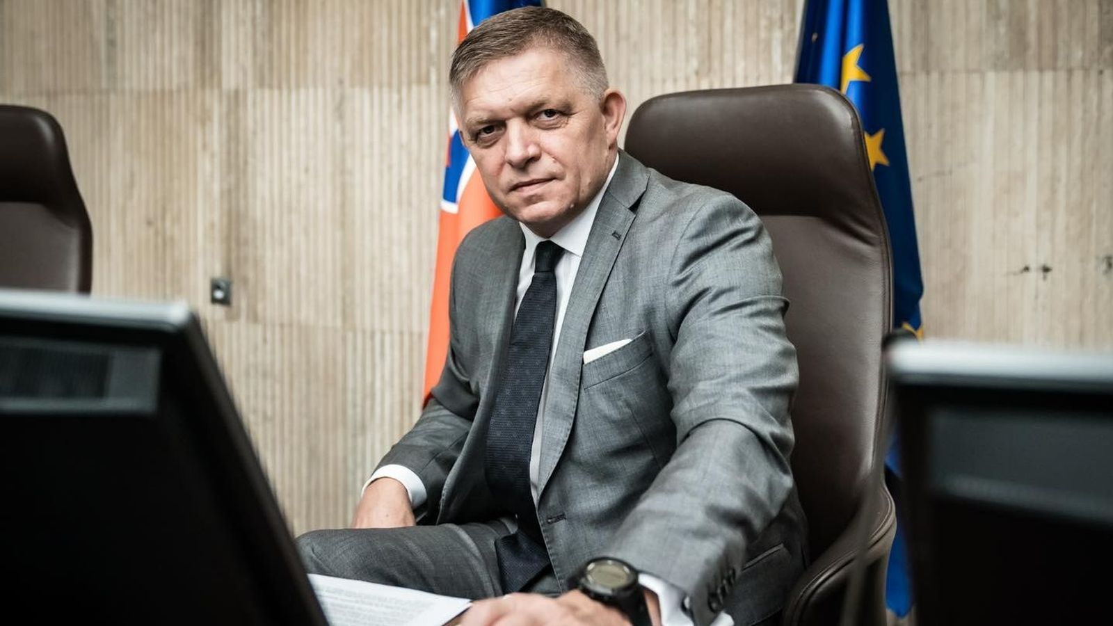 Robert Fico, primer ministre d'Eslovènia, al seu despatx