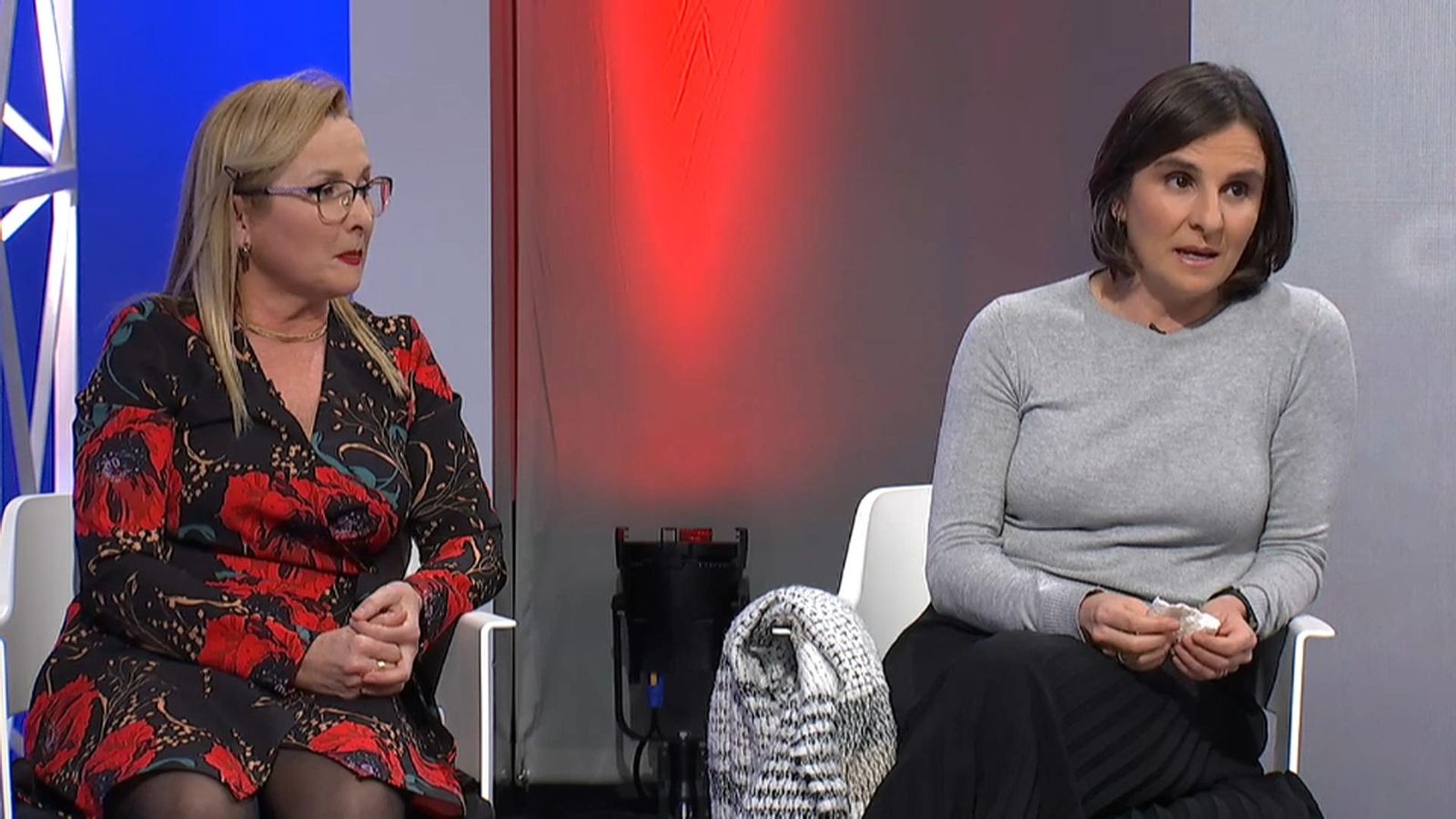 Beatriz i Rosa Garrote al programa de La Qüestió sobre l'accident del metro de València