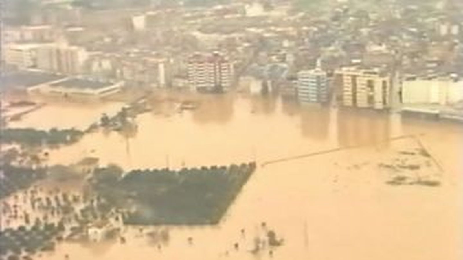 La pantanada de Tous va negar la Ribera i es va emportar huit vides