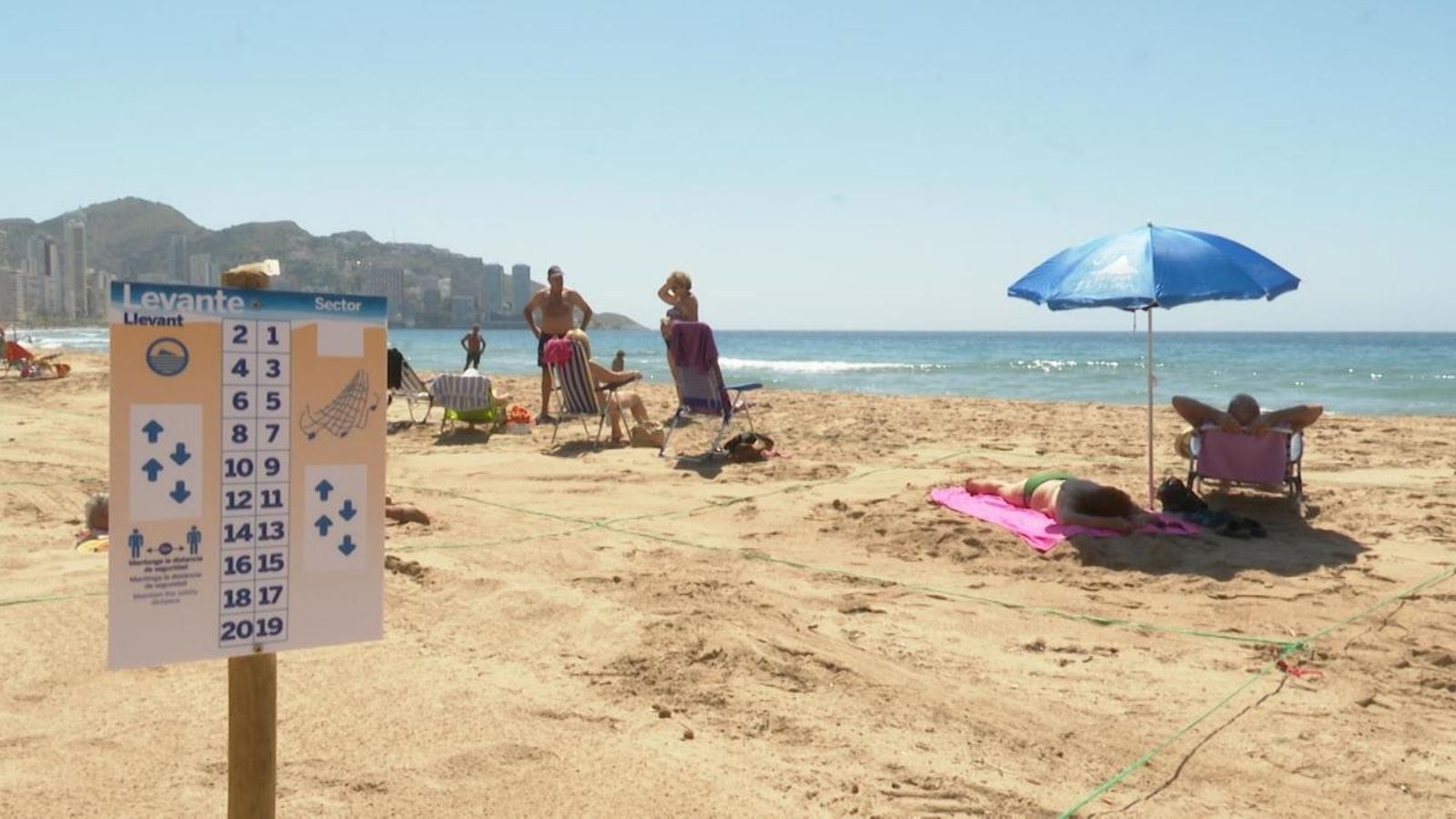 Benidorm reobri les seues platges al bany amb mesures de seguretat