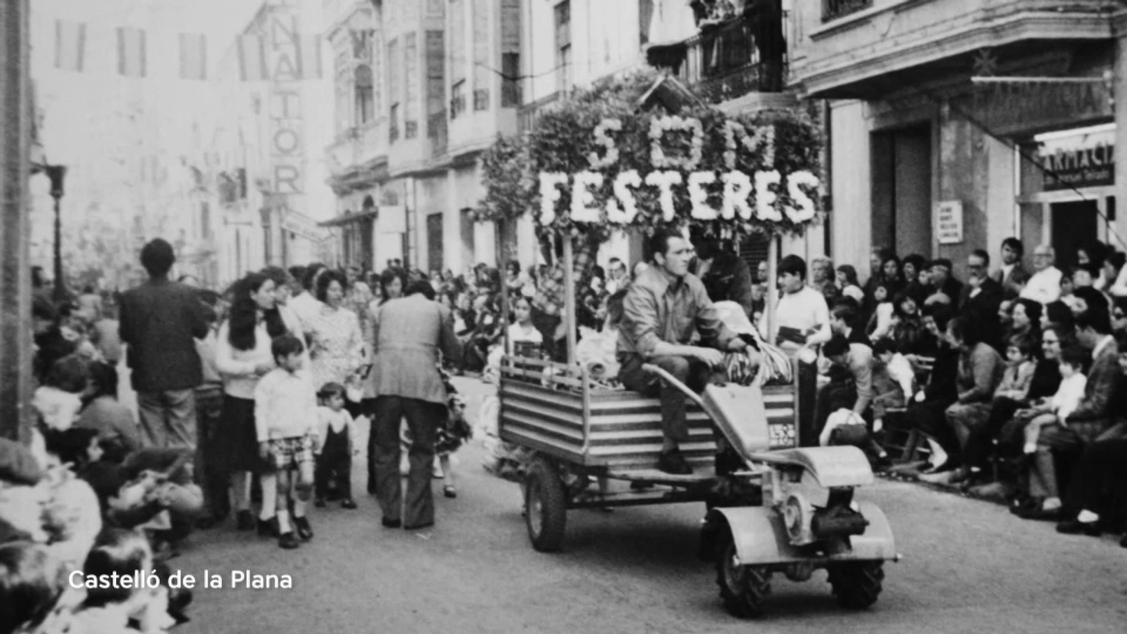 Imatge de les festeres en la Magdalena