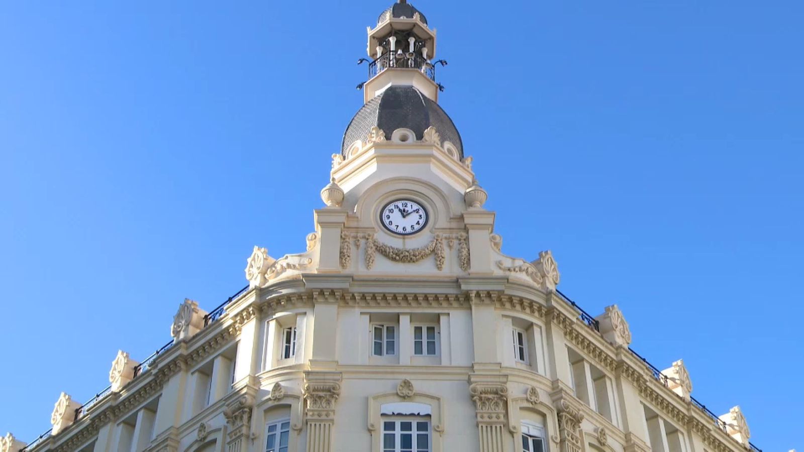 Castelló de la Plana confia que el rellotge puga complir amb la tradició i donar les campanades, puntualment, el pròxim dissabte