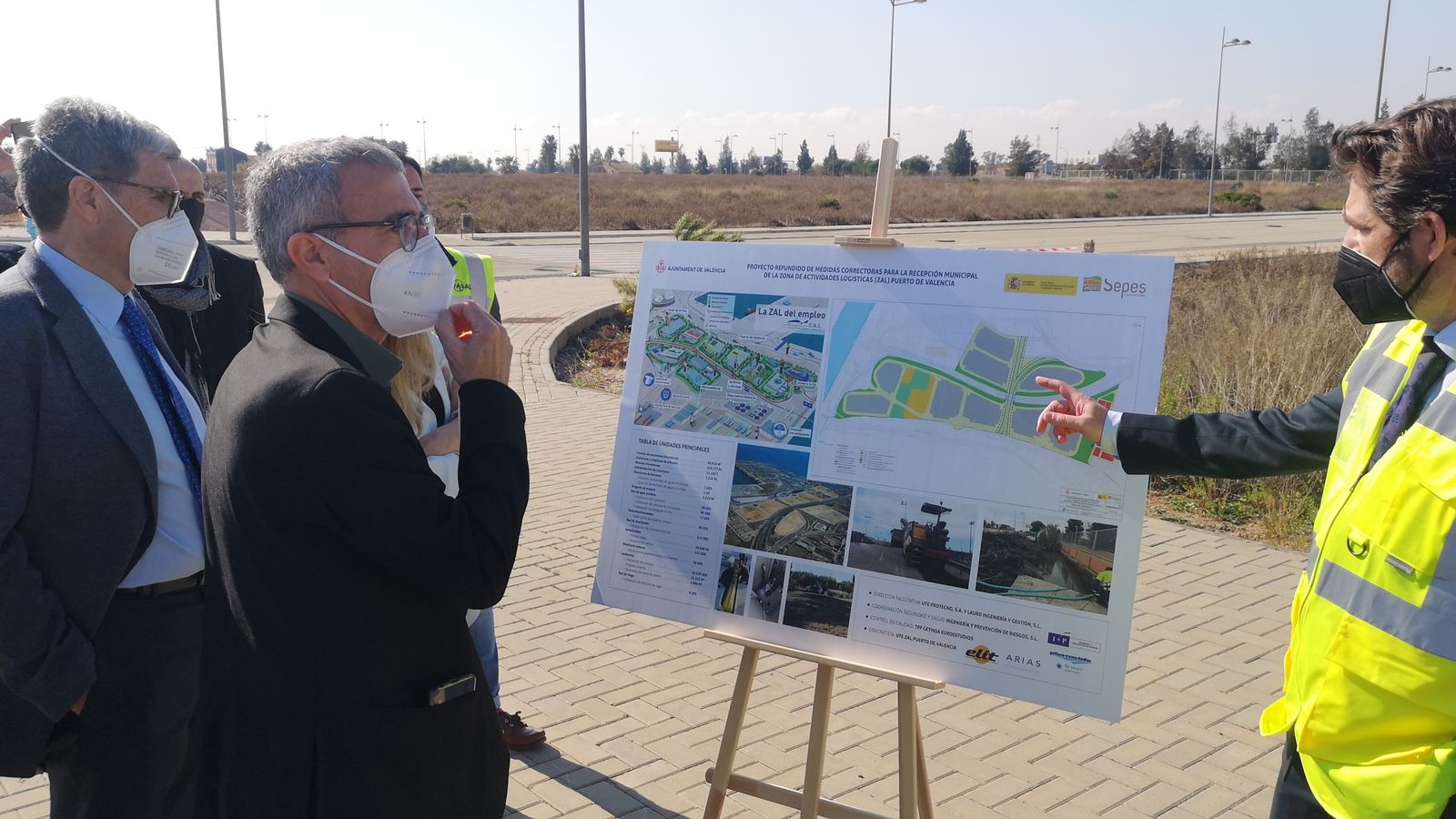 El director general de l'Entitat Estatal de Sòl (Sepes), Fidel Vázquez, i el president de l'Autoritat Portuària de València (APV), Aurelio Martínez
