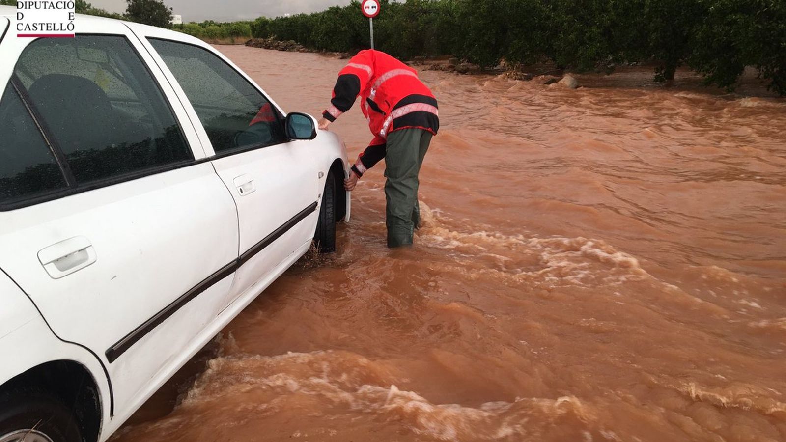 Es recomana precaució a l’hora de circular per les carreteres.