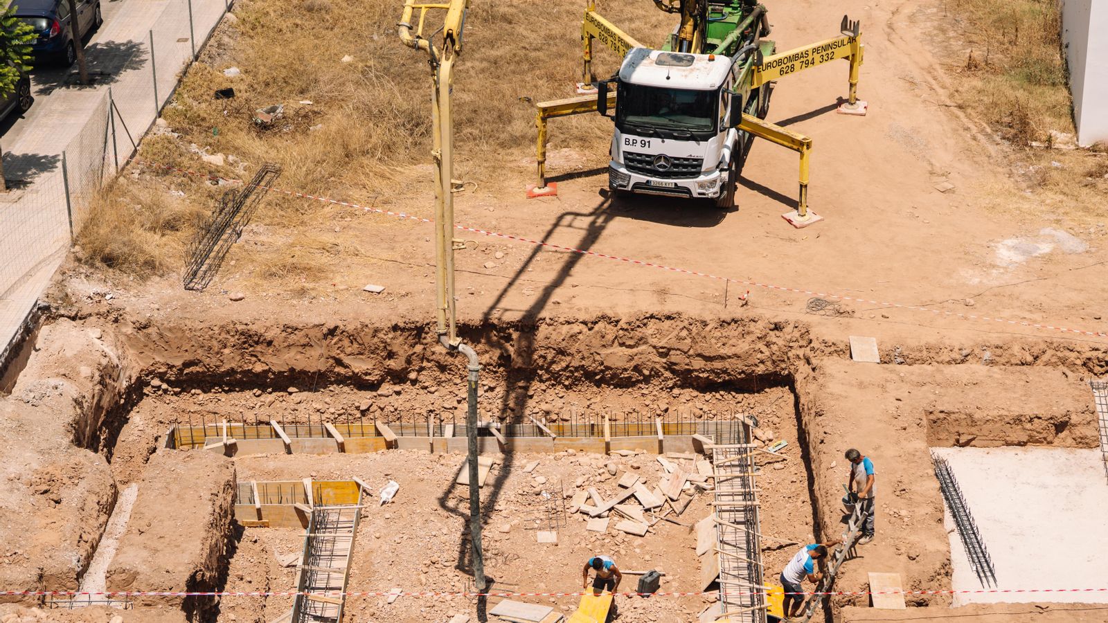 Un solar en obres, en una imatge d'arxiu