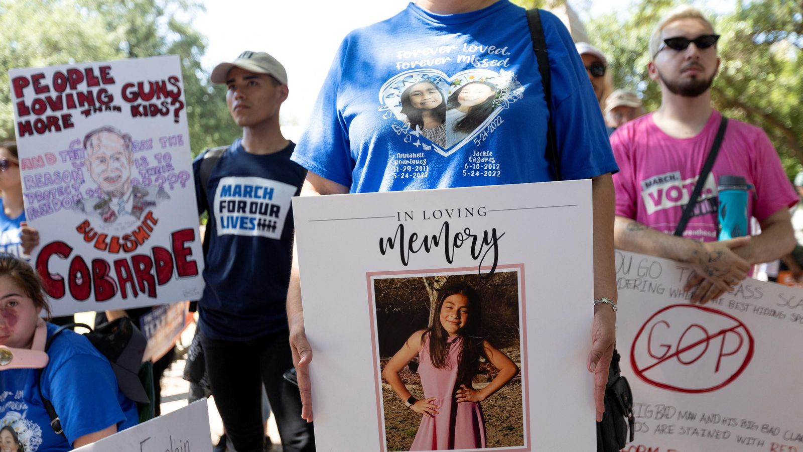 Protesta a Austin contra el tiroteig en una escola d'Uvalde