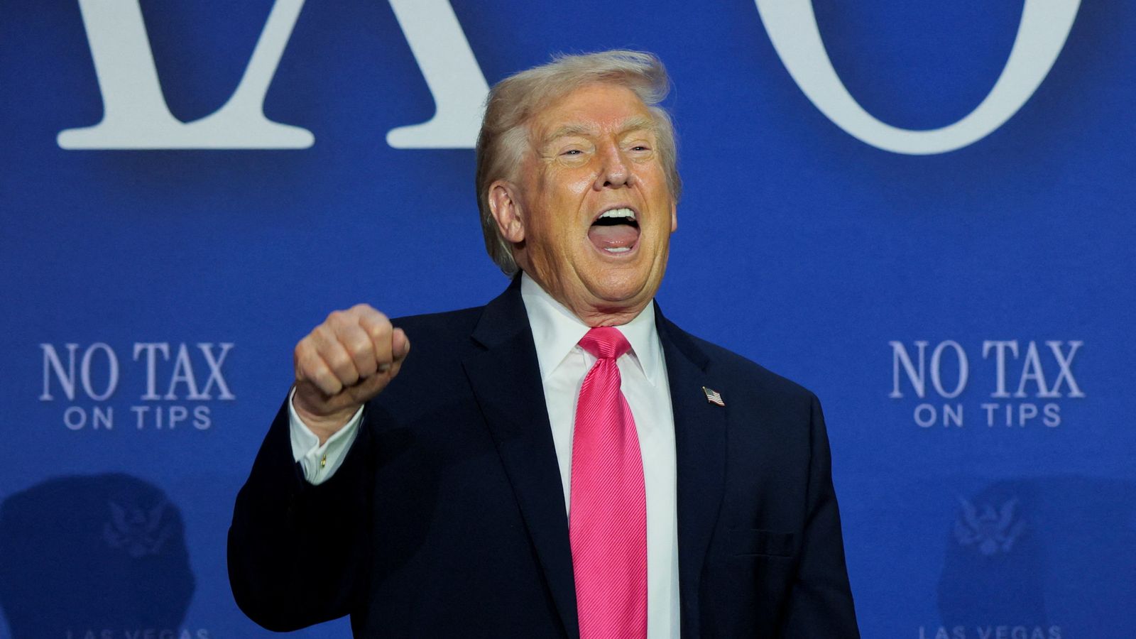 El president dels Estats Units, Donald Trump, assistix a una taula redona a Las Vegas este divendres