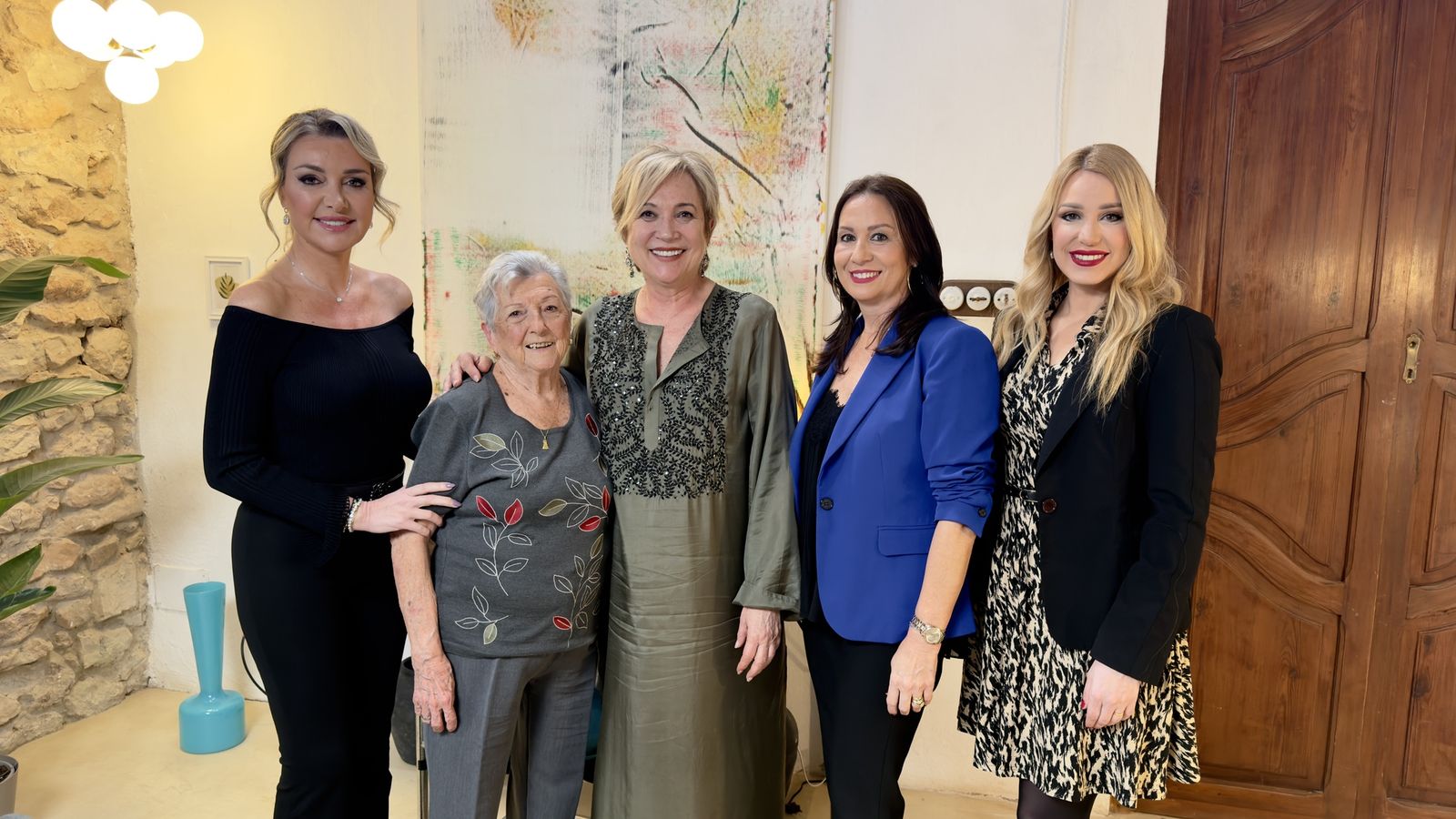 Susana Remohí, Consuelo Garcia, Mónica Palmer i Aisha Bordas amb Inés Ballester