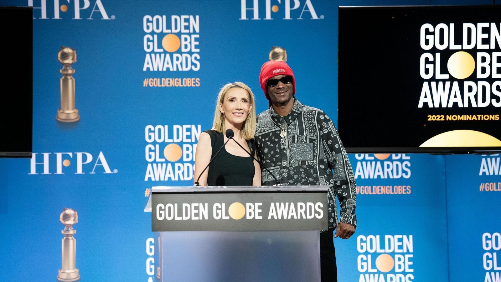 La presidenta de l'HFPA, Helen Hoehne, i el cantant Snoop Dogg, anunciant les nominacions de l'edició del 2022 La presidenta de l'HFPA, Helen Hoehne, i el cantant Snoop Dogg, anunciant les nominacions de l'edició del 2022