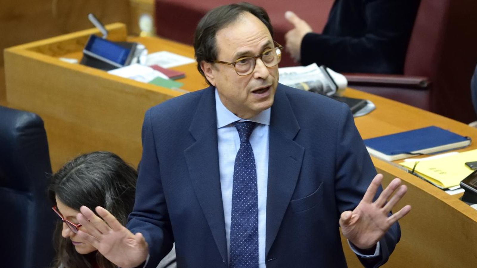 El conseller d'Hisenda, Vicent Soler, durant una compareixença a les Corts en una imatge d'arxiu