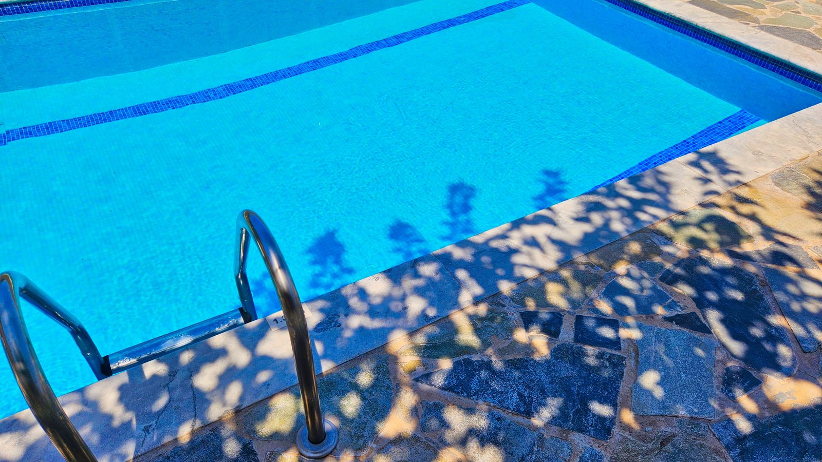 Imatge d'arxiu d'una piscina