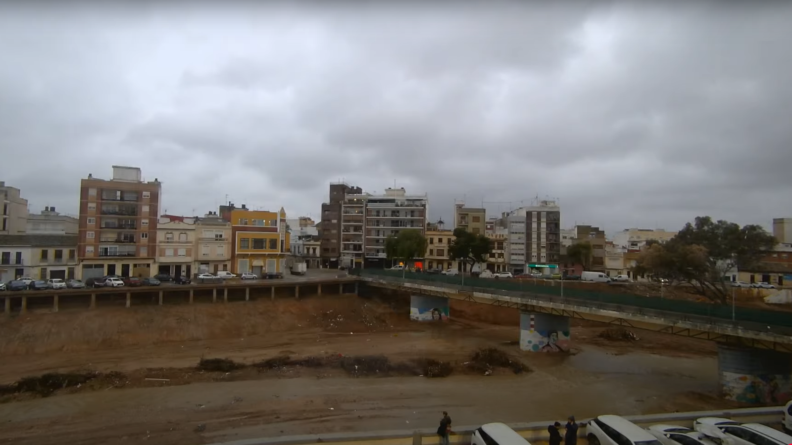 Paiporta instal·la una càmera per a vigilar el barranc de Poio