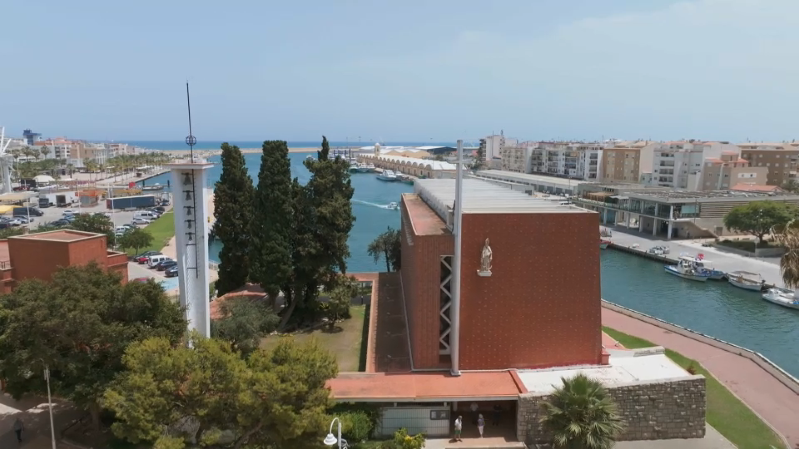 Imatge de l'esglesia modernista de Sant Nicolau, del grau de Gandia