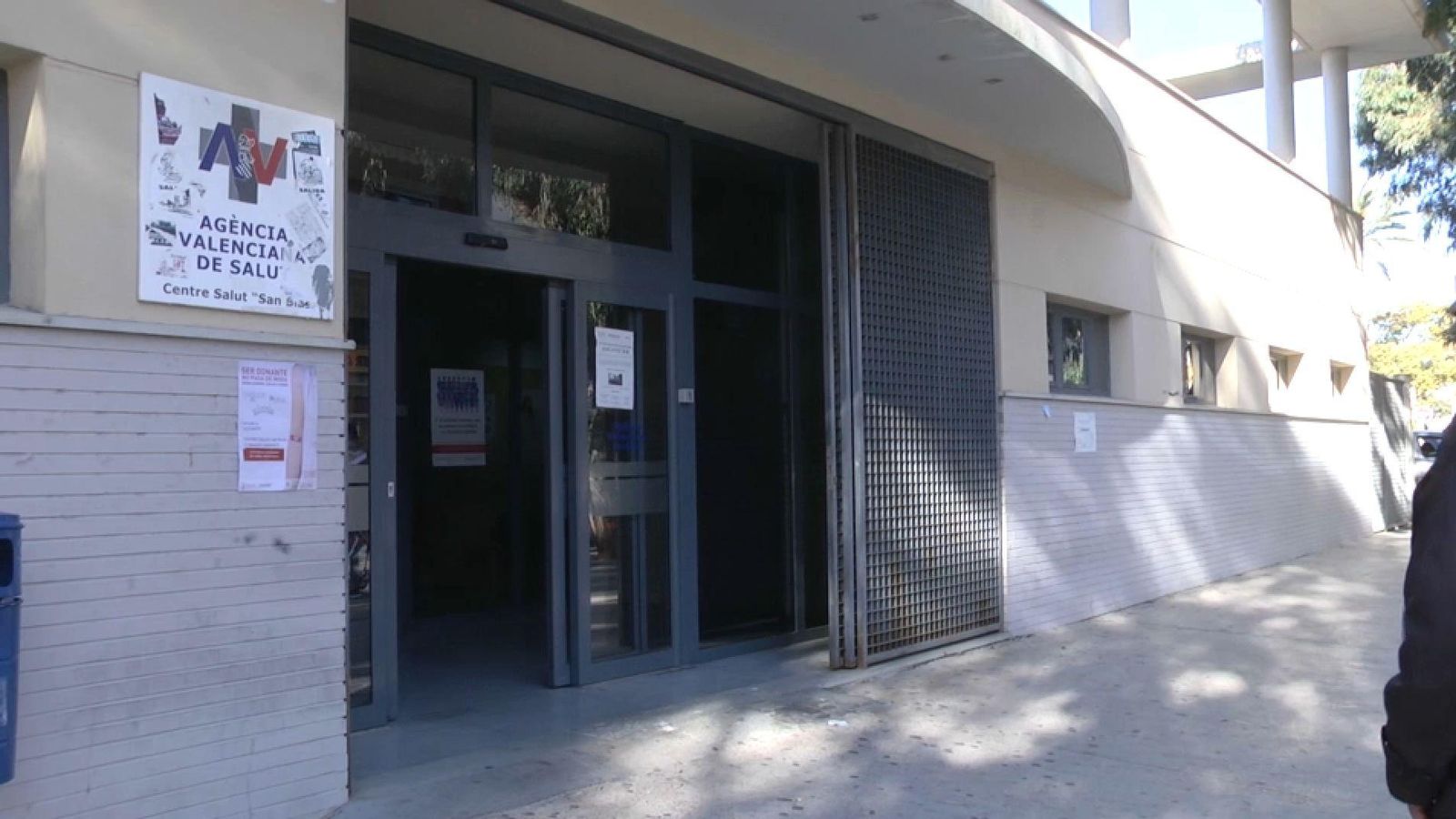 Centre de salut de Sant Blai a Alacant, on una administrativa va convidar la família a parlar-li en valencià Centre de salut de Sant Blai a Alacant, on una administrativa va convidar la família a parlar-li en valencià