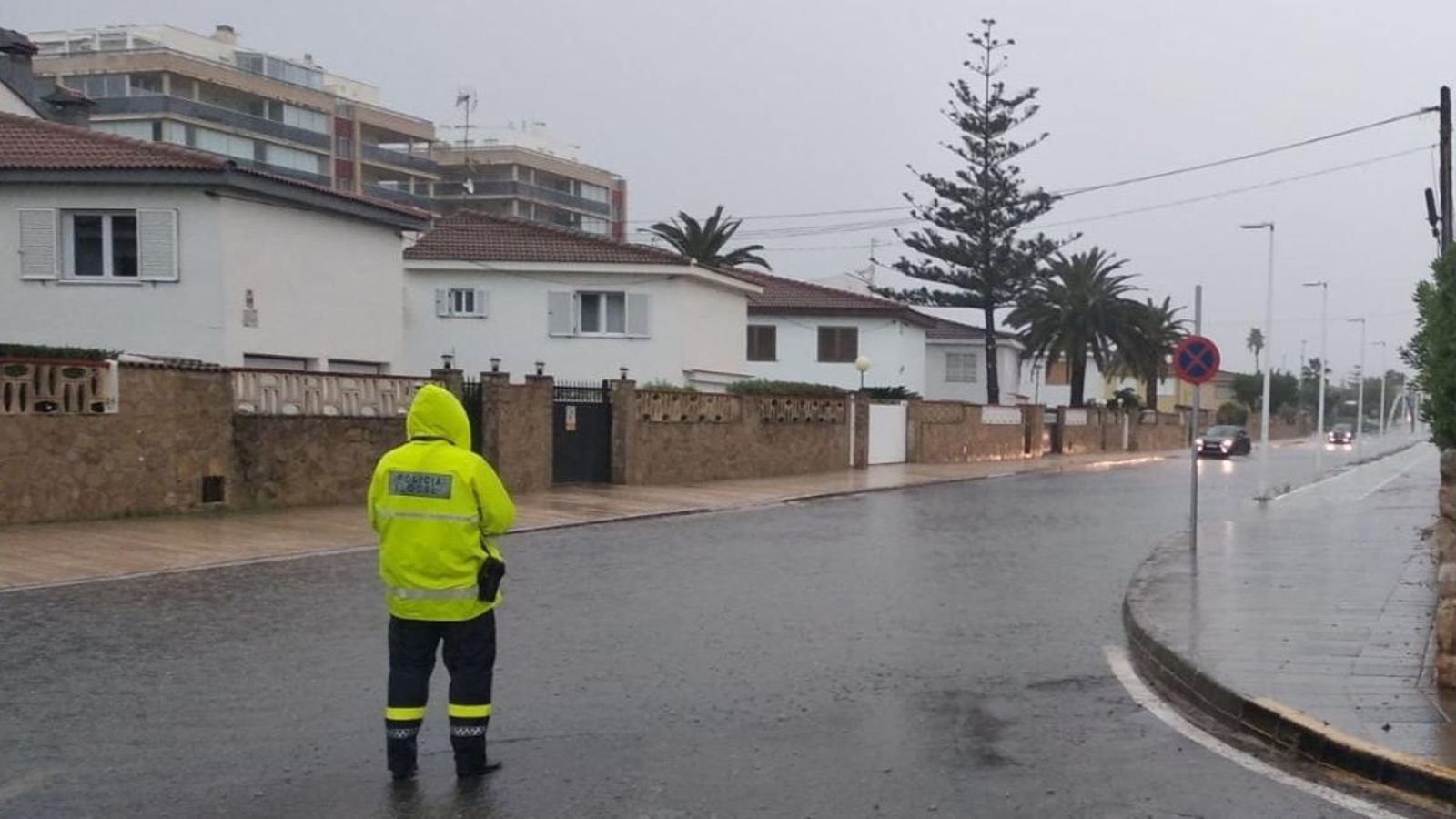 Les pluges van provocar dimarts un tall de trànsit al camí de la Ratlla del Terme al tram que va de Peníscola a Benicarló