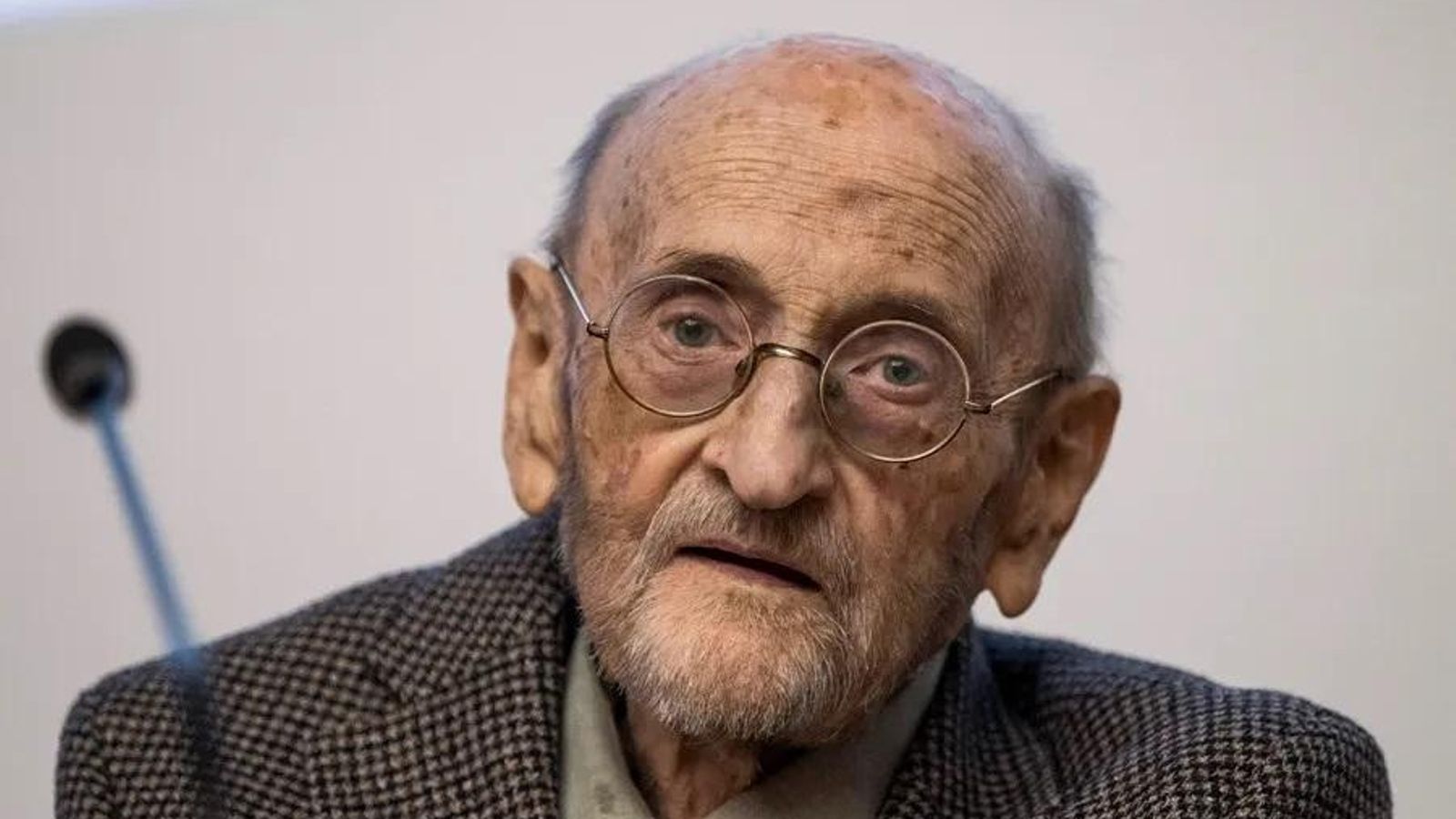 Imatge d'arxiu d'Álvaro Pombo, Premi Cervantes 2024