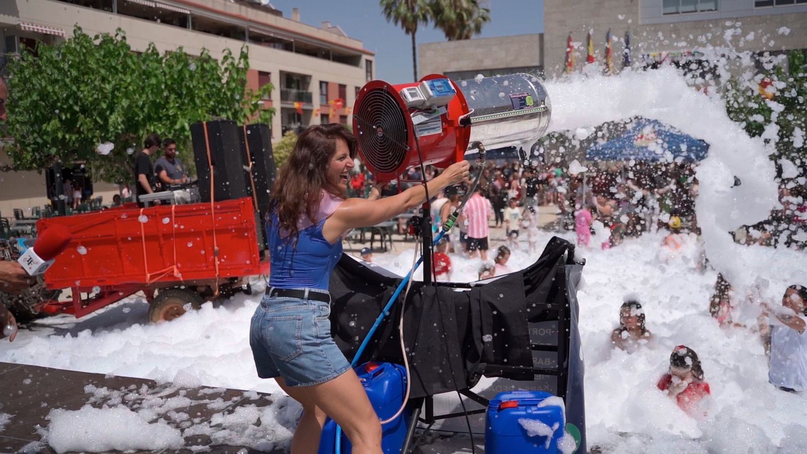 La reportera de 'Terra de festes', Nerea Camps, participa activament en les activitats de les festes de Sant Joan de Moró