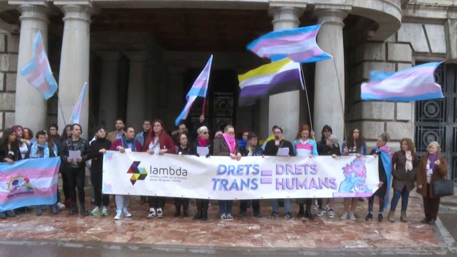Concentració a València en el Dia Internacional de la Visibilitat Trans
