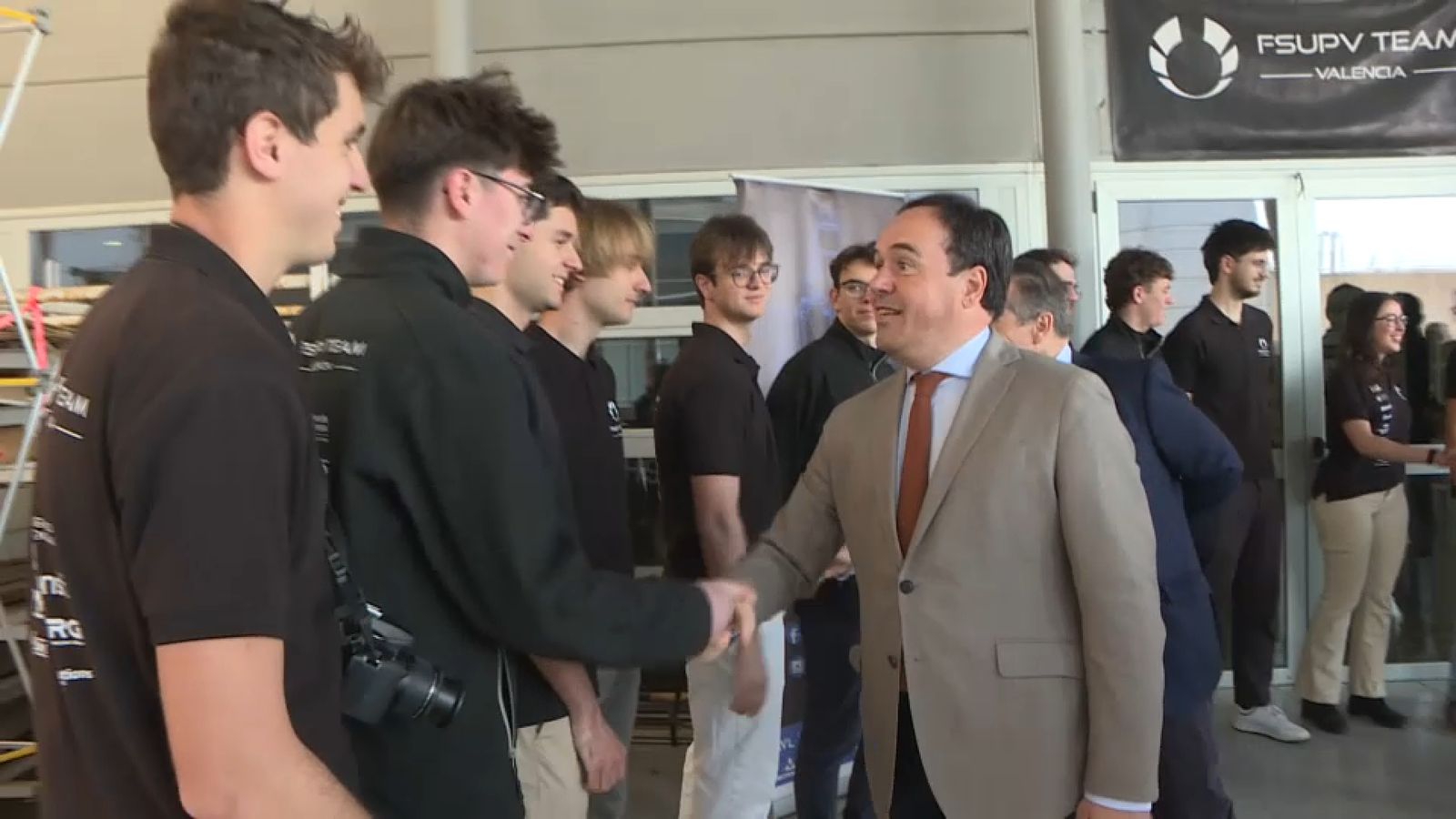 Llorca felicita als estudiants del projecte Generació Espontània a la UPV pel seu treball