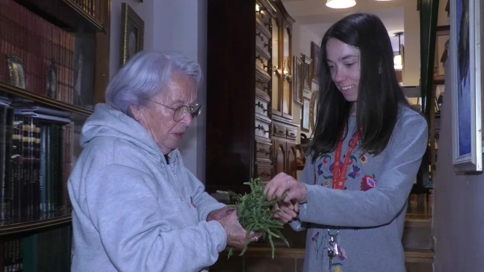 Isabel, l'assistent social que cuida de la gent major de Famorca